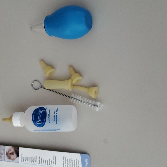 2 Animal nursing  kits - Picture 2 of 2